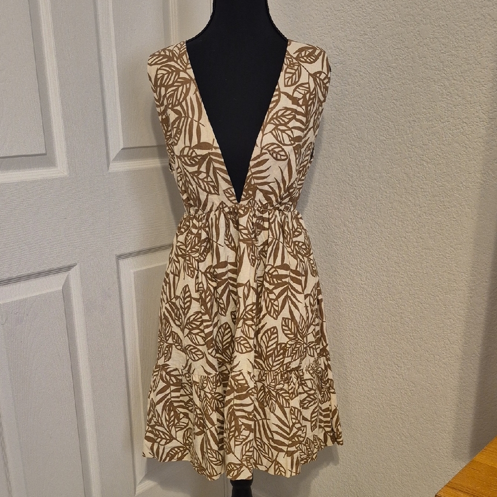 Sleeveless V-Neck Cream and Brown Leaf Print Dress